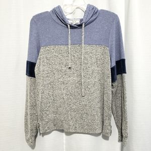 Hippie Rose Gray & Blue Lightweight Pullover